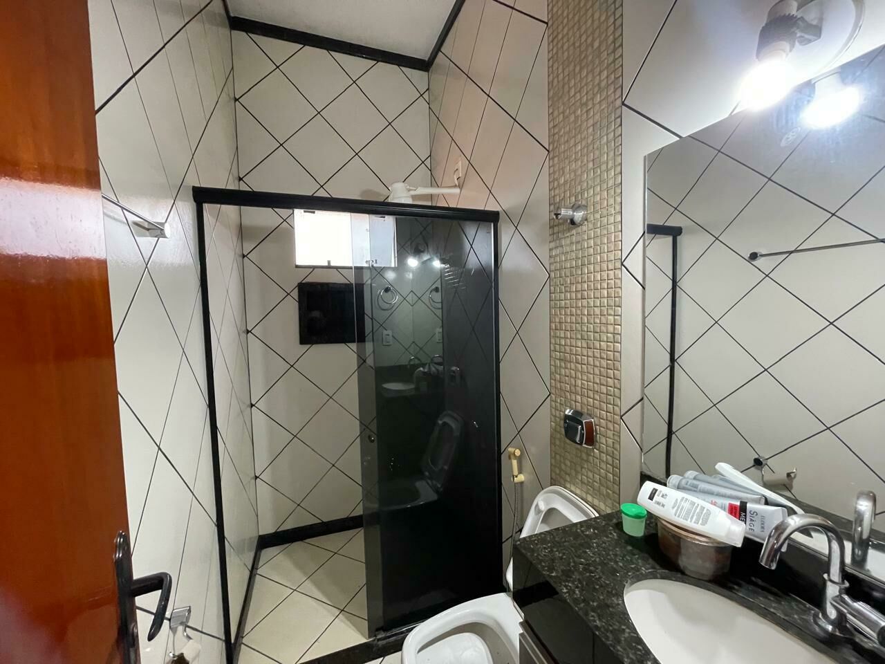Imagem do VENDA - CASA NO CENTRO , AVENIDA PRINCIPAL ( ILDEFONSO CARNEIRO )